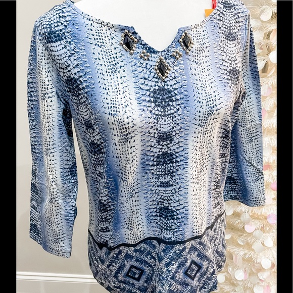 Ruby Rd. Blue Animal Print Top - Picture 1 of 3